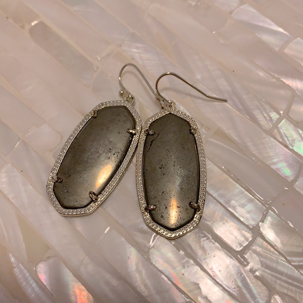 Kendra Scott elle earrings